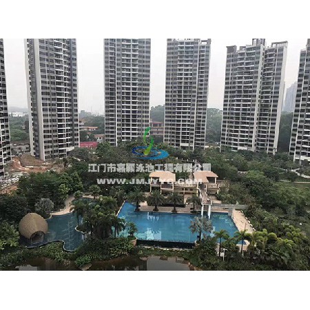 中山利和廣場45樓空中室內恒溫游泳池