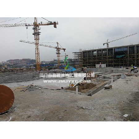 佛山招商悅府小區游泳池