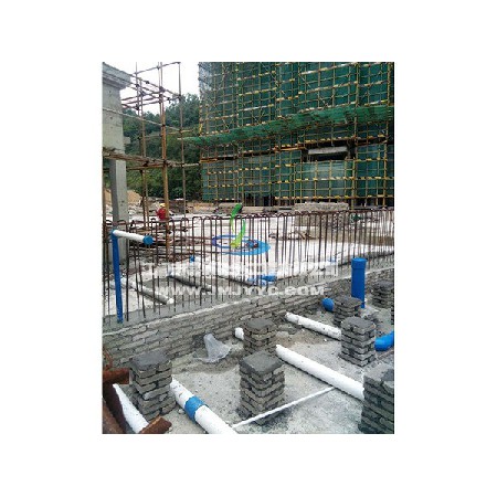 格林春天小區游泳池