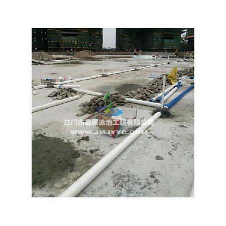 格林春天小區游泳池