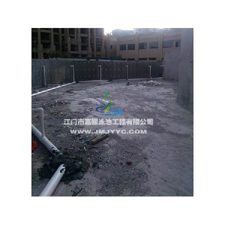 朗晴新天地小區游泳池